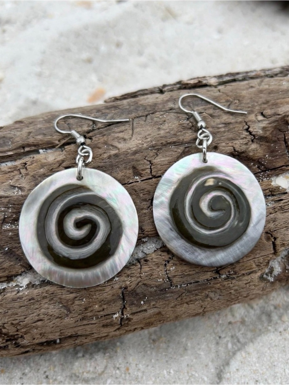 Black Lip Shell Round Spiral Dangle Earrings